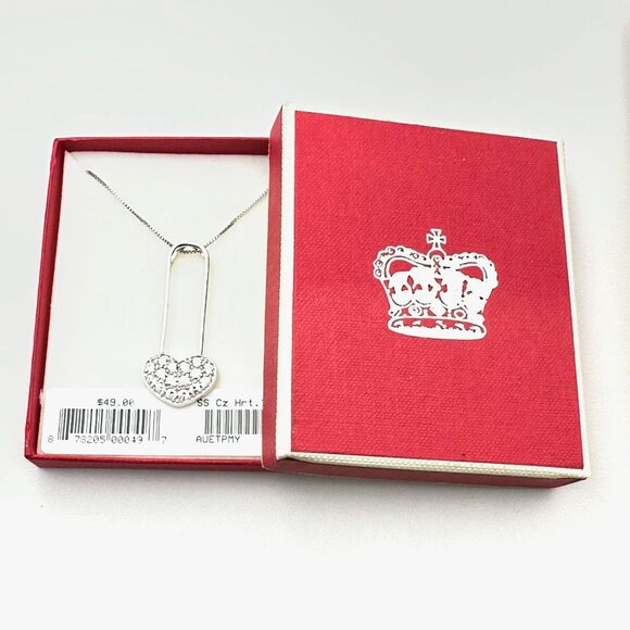 Sterling Silver CZ Heart Pendant 18 Inch Necklace New in Box Gift For Her - Picture 4 of 4